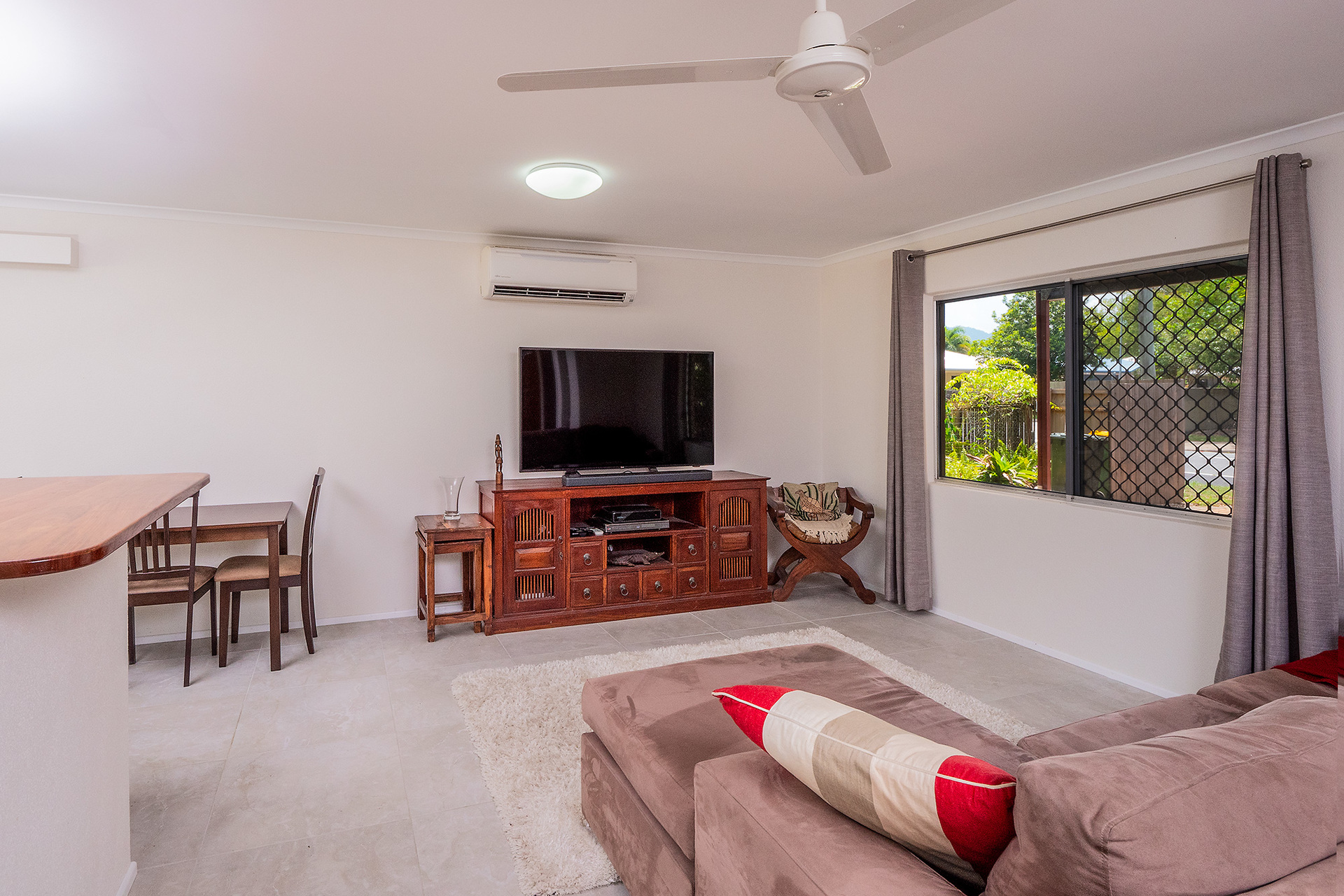 38 Oleander Street, Holloways Beach, QLD 4878 AUS