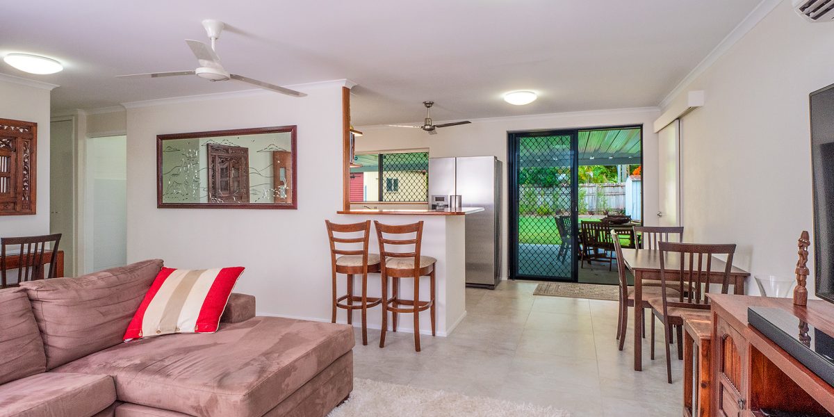 38 Oleander Street, Holloways Beach, QLD 4878 AUS