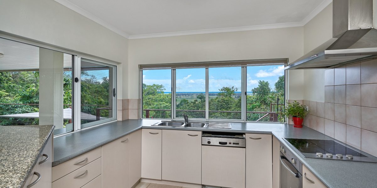2/54-56 Fig Tree Drive, Caravonica, QLD 4878 AUS