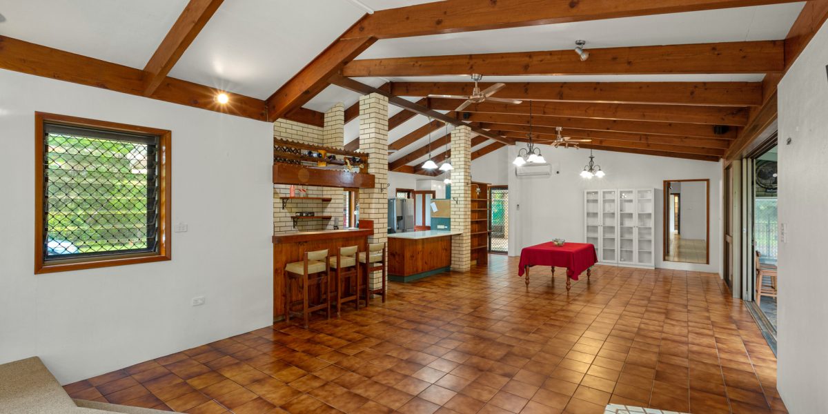 14 Quail Close, Woree, QLD 4868 AUS