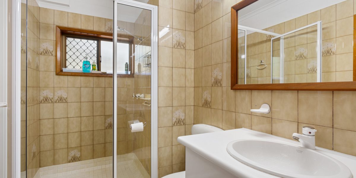 14 Quail Close, Woree, QLD 4868 AUS