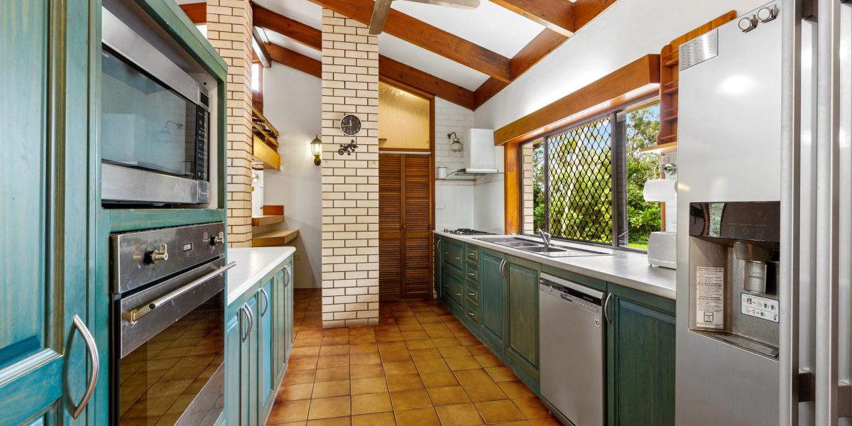 14 Quail Close, Woree, QLD 4868 AUS