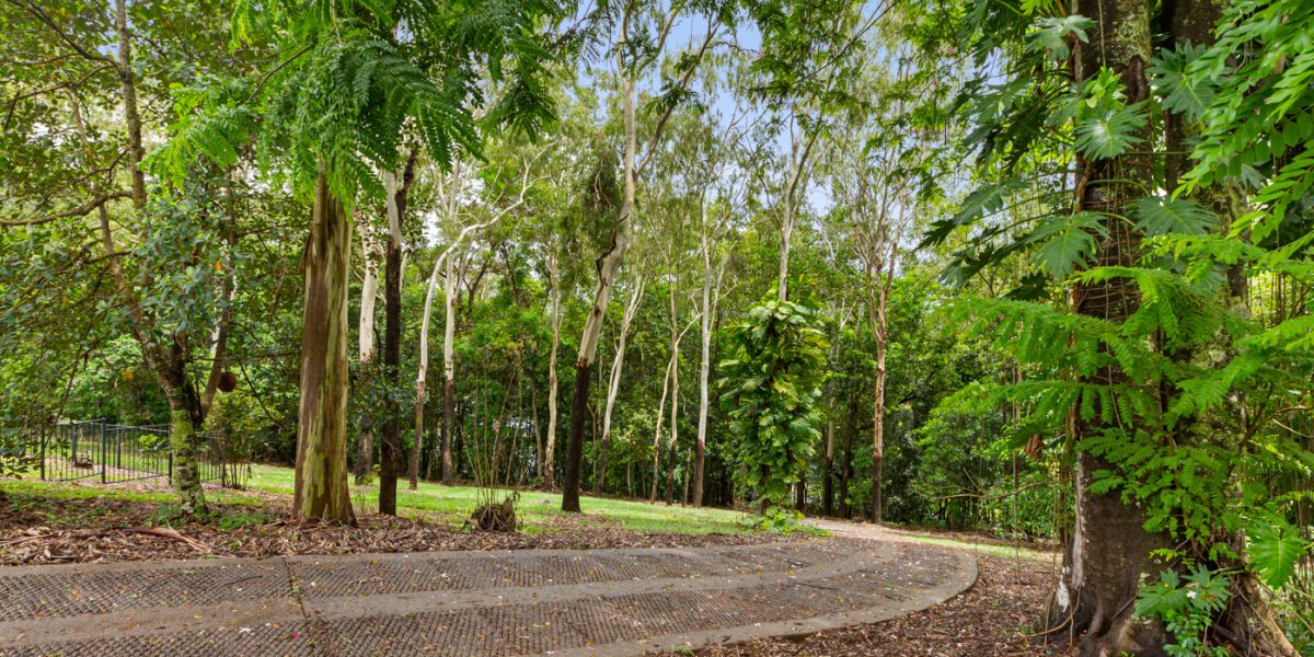 14 Quail Close, Woree, QLD 4868 AUS