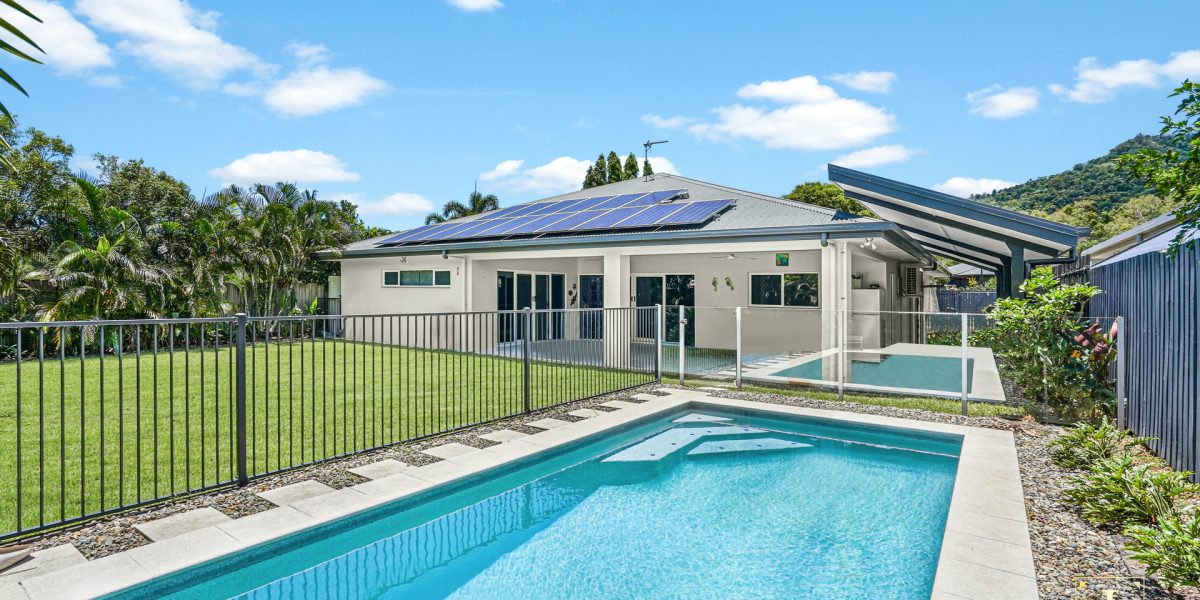 4 Tanjong Close, Kewarra Beach, QLD 4879 AUS