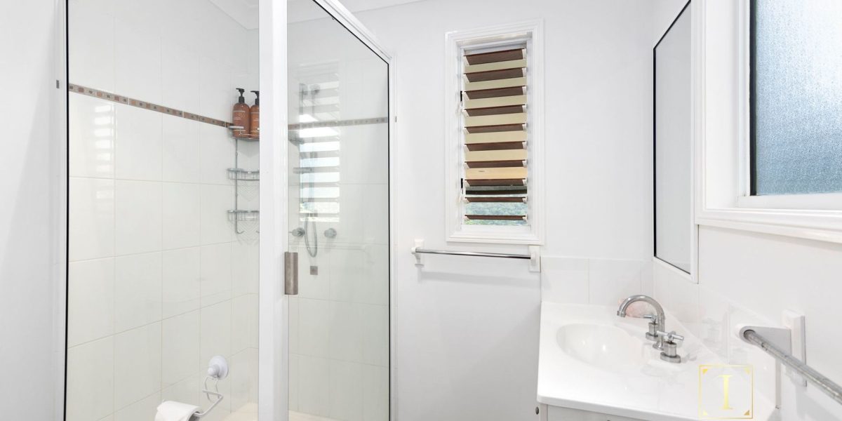 74 Fairley Street, Redlynch, QLD 4870 AUS