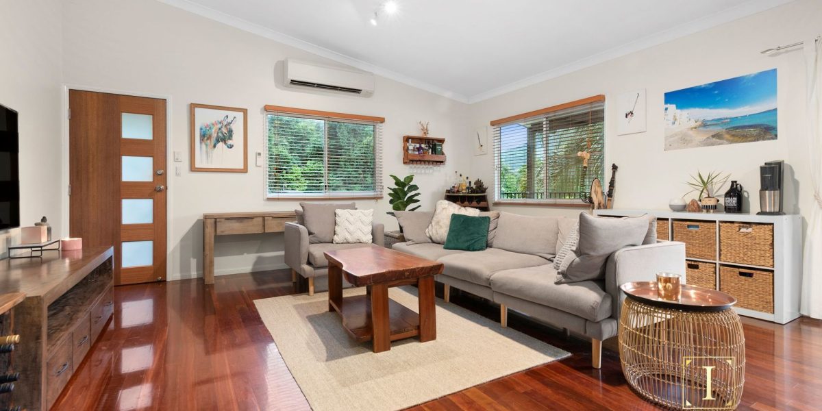 74 Fairley Street, Redlynch, QLD 4870 AUS