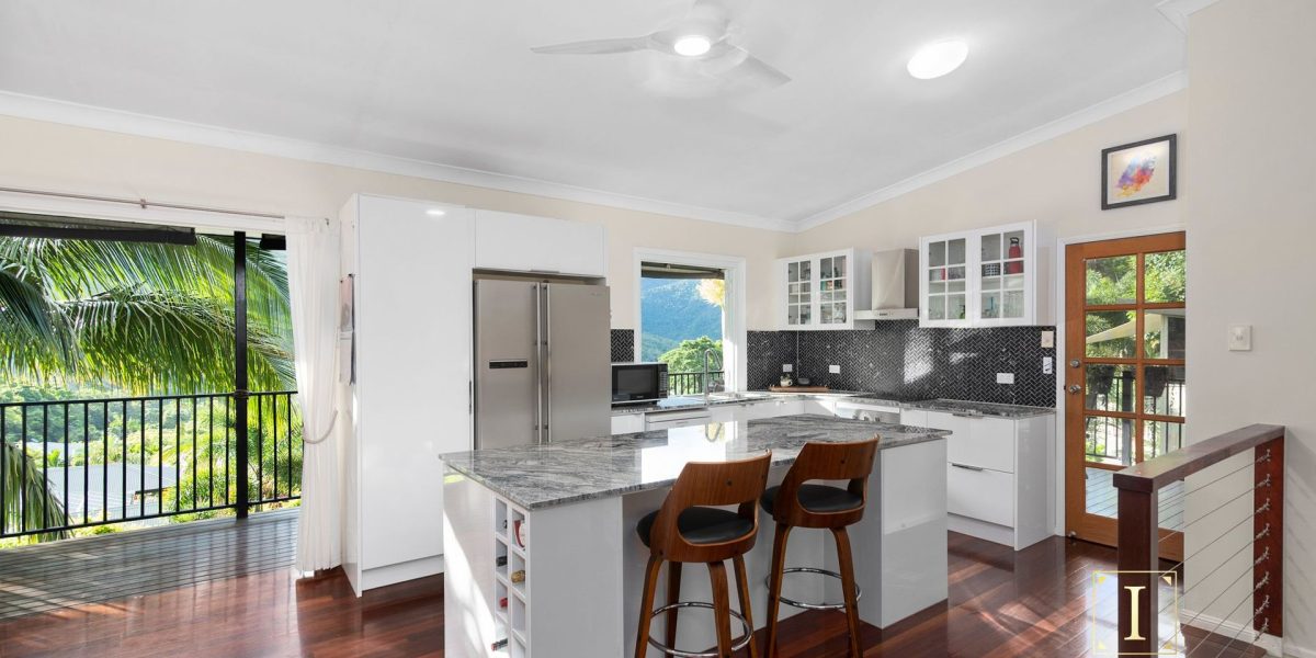 74 Fairley Street, Redlynch, QLD 4870 AUS