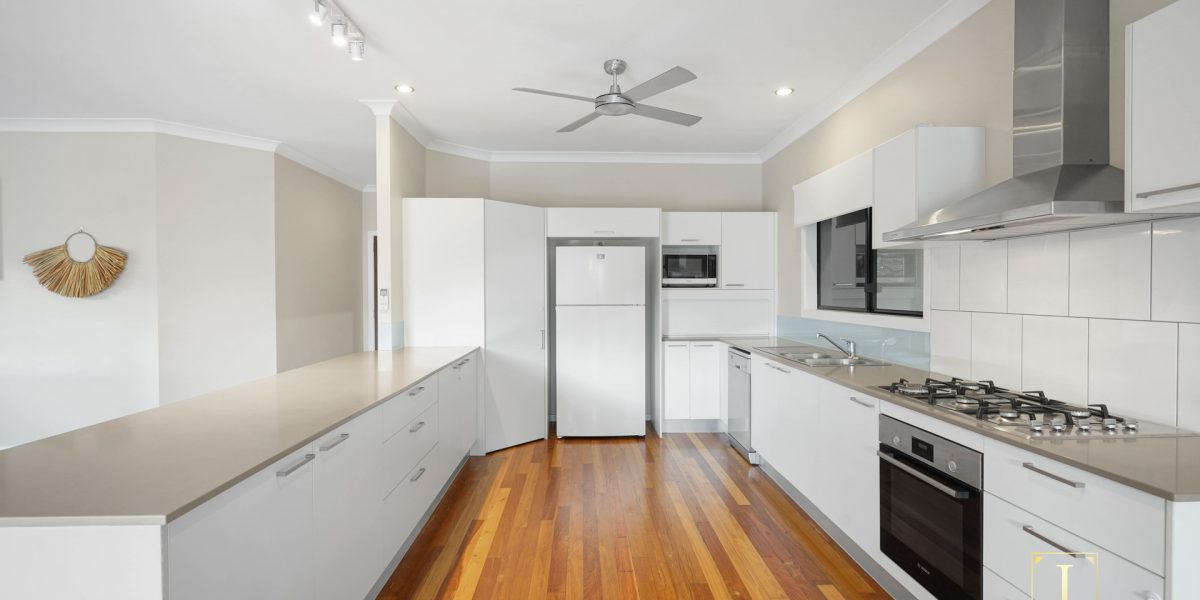 11 Norwood Crescent, Trinity Park, QLD 4879 AUS