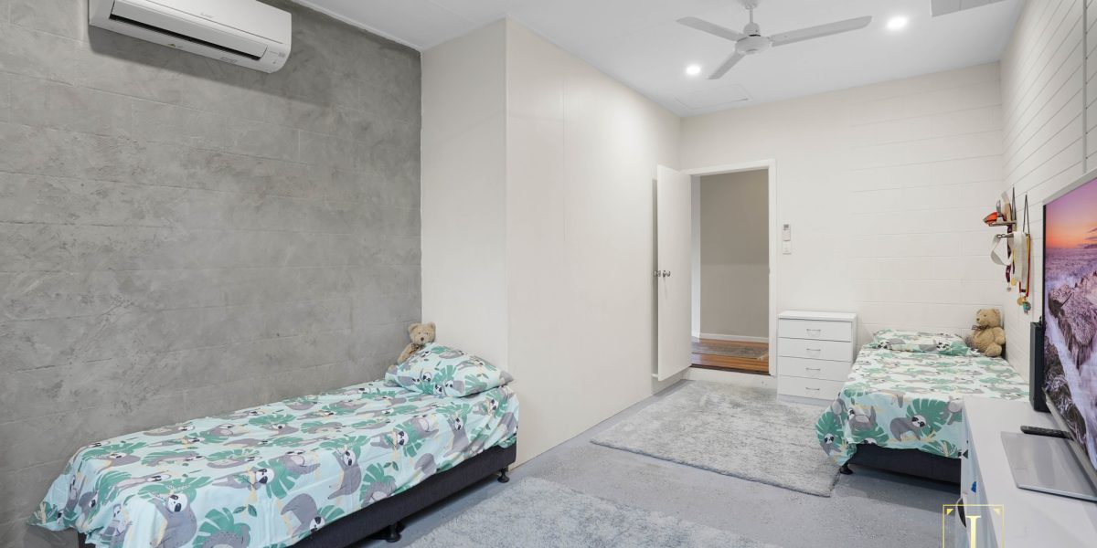 11 Norwood Crescent, Trinity Park, QLD 4879 AUS