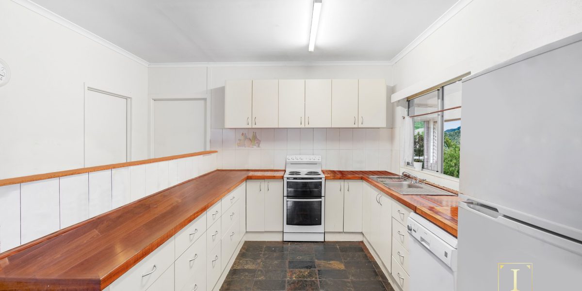 7 Manus Street, Trinity Beach, QLD 4879 AUS