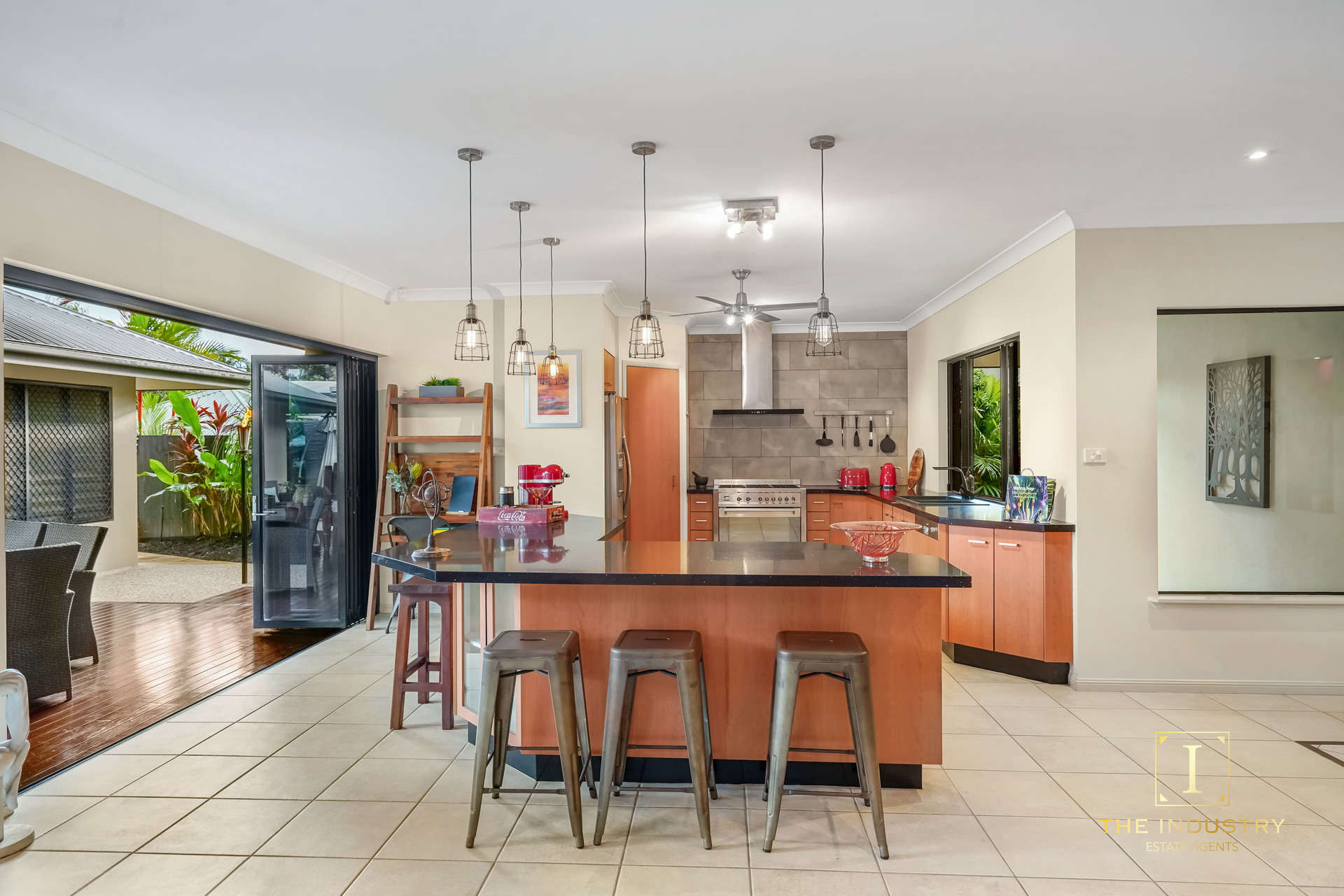 3 Connemara Close, Trinity Beach, QLD 4879 AUS