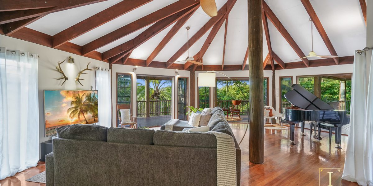 10 Trinidad Close, Trinity Beach, QLD 4879 AUS