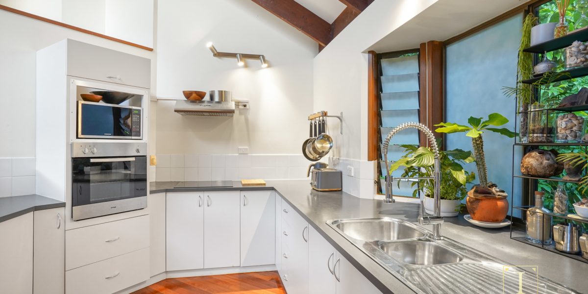 10 Trinidad Close, Trinity Beach, QLD 4879 AUS