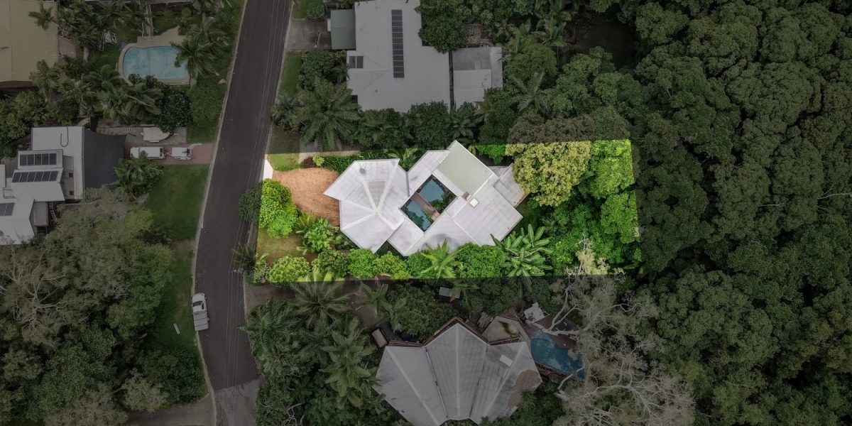 10 Trinidad Close, Trinity Beach, QLD 4879 AUS
