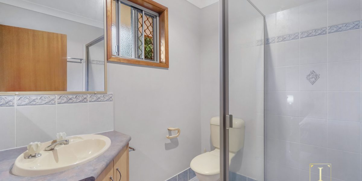 9 Heritage Street, Redlynch, QLD 4870 AUS