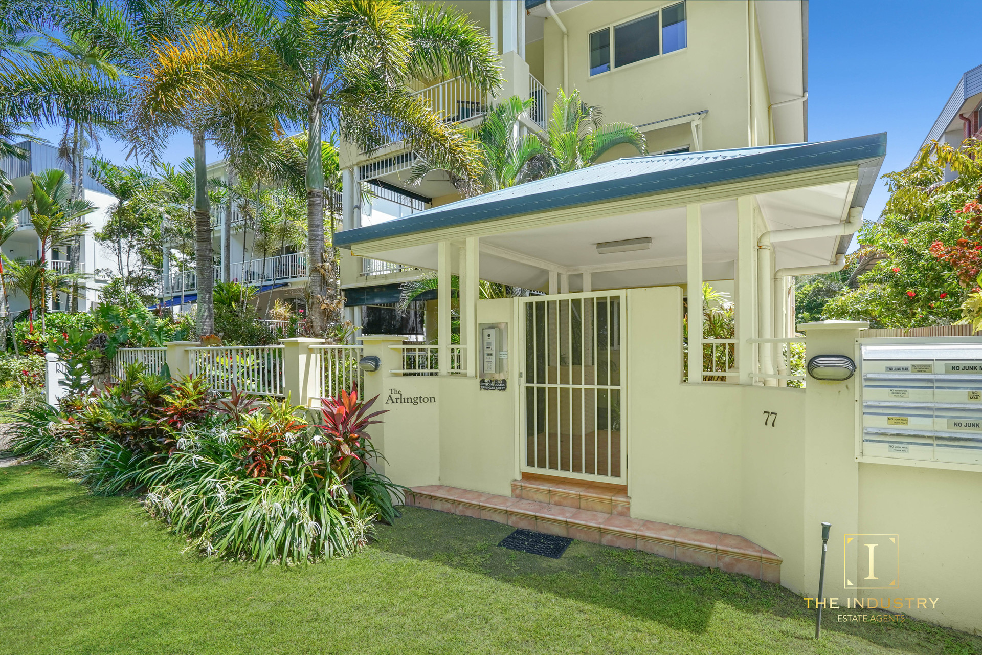 10/77 Arlington Esplanade, Clifton Beach, QLD 4879 AUS