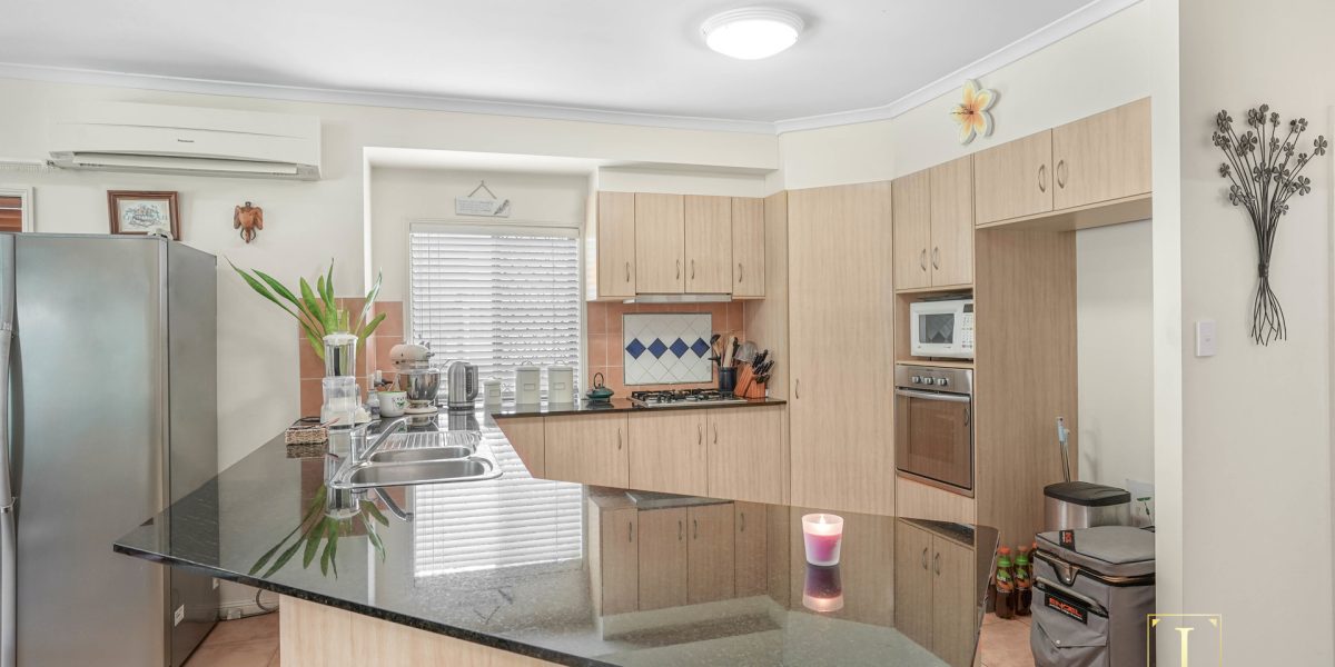 7 Orana Street, Caravonica, QLD 4878 AUS