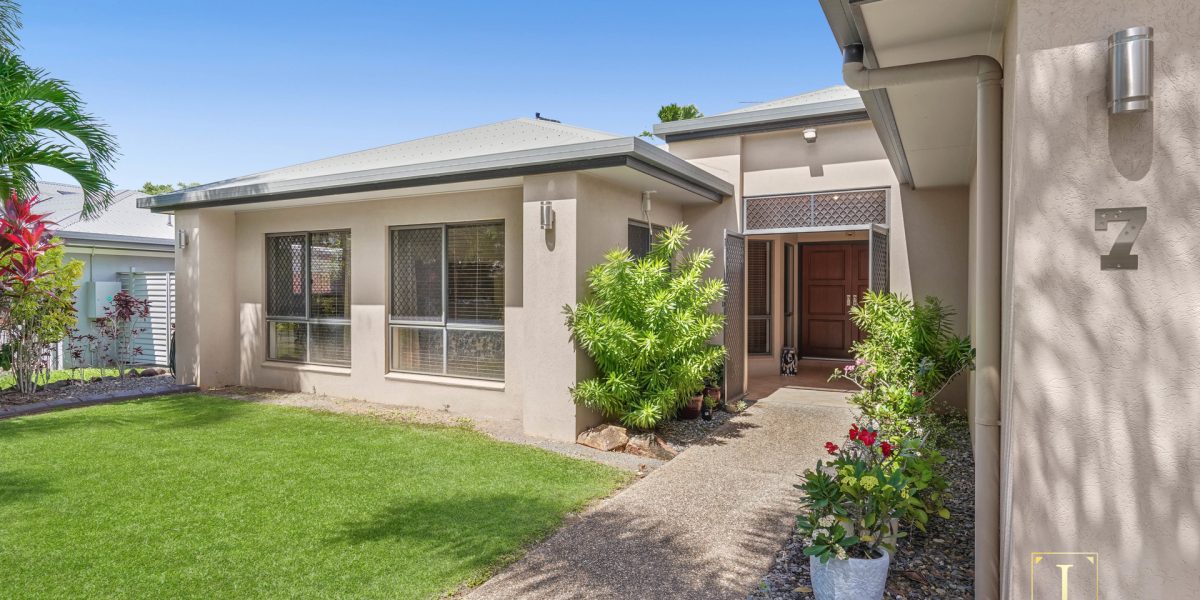 7 Orana Street, Caravonica, QLD 4878 AUS
