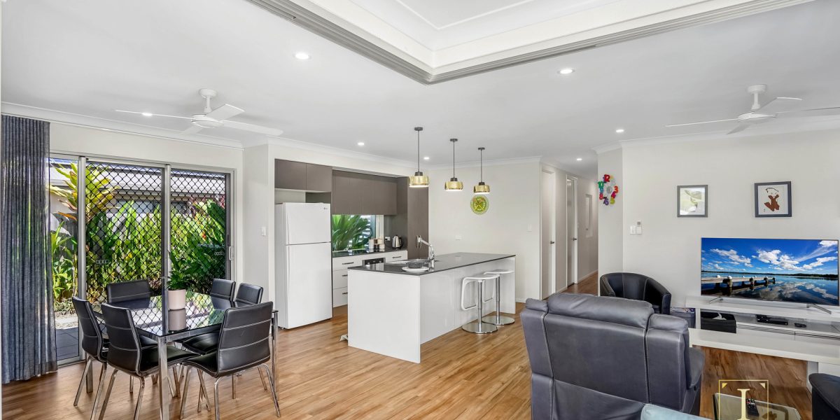 10 Flow Close, Trinity Beach, QLD 4879 AUS