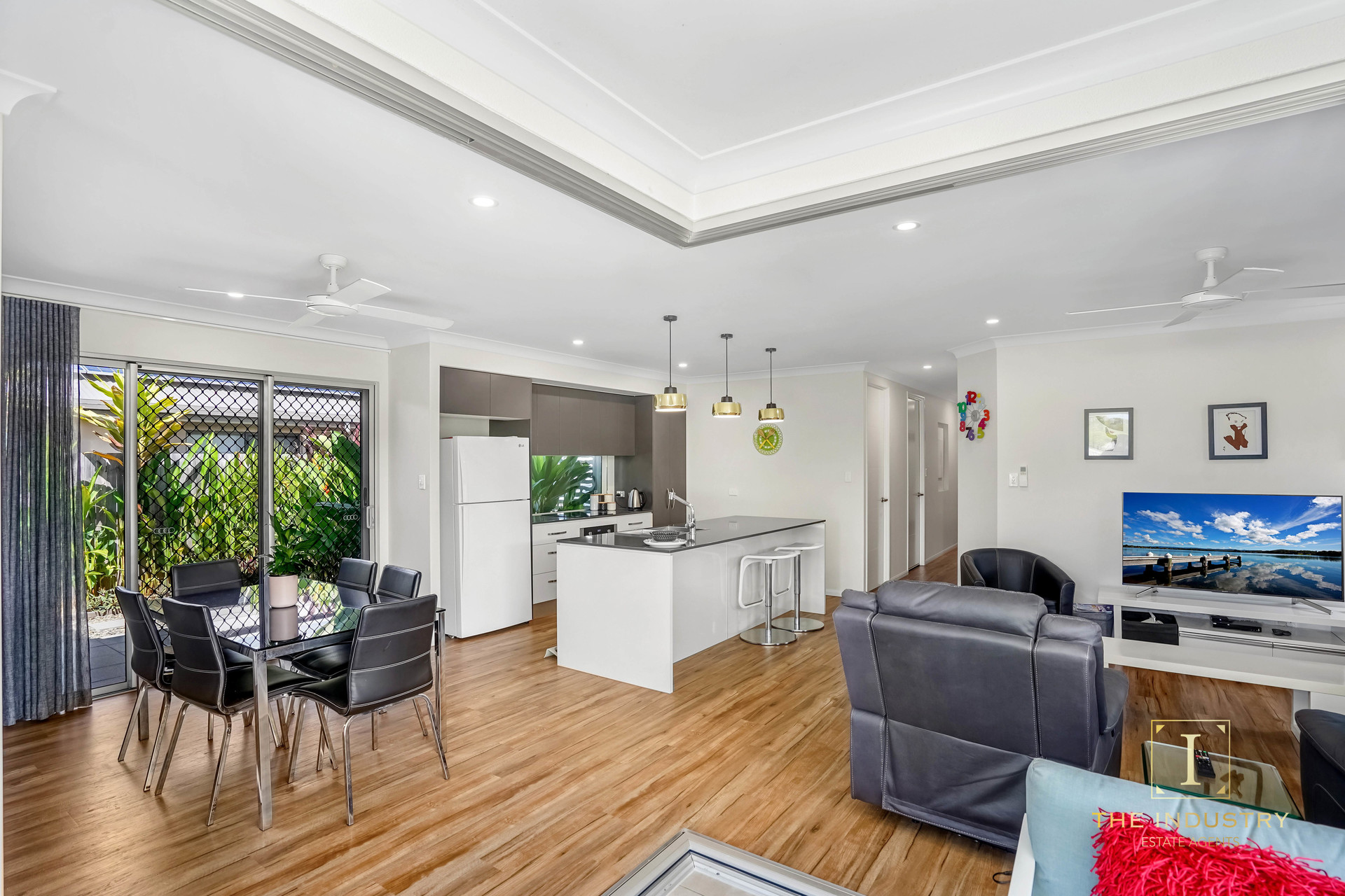 10 Flow Close, Trinity Beach, QLD 4879 AUS