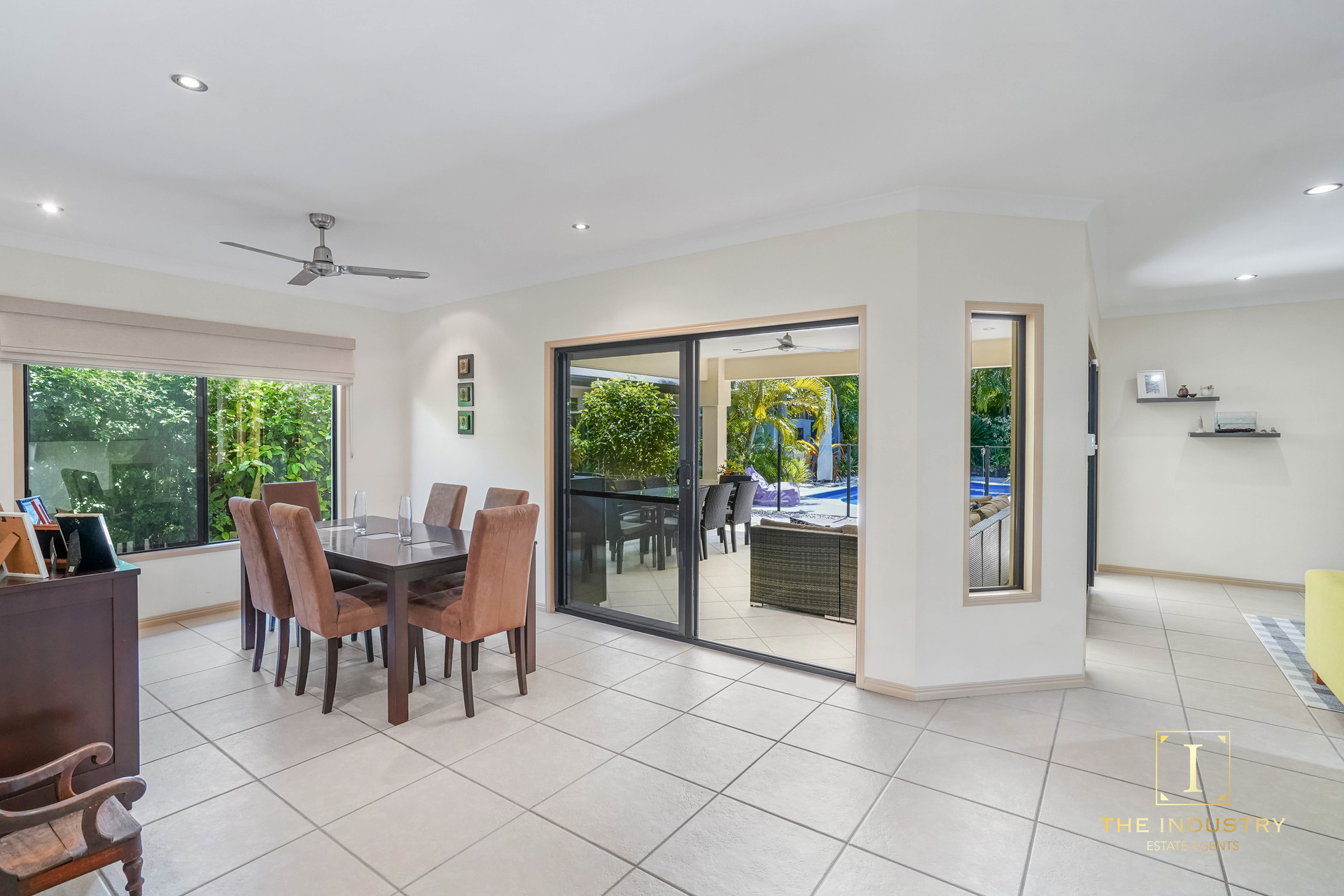 33 Lagoon Drive, Trinity Beach, QLD 4879 AUS