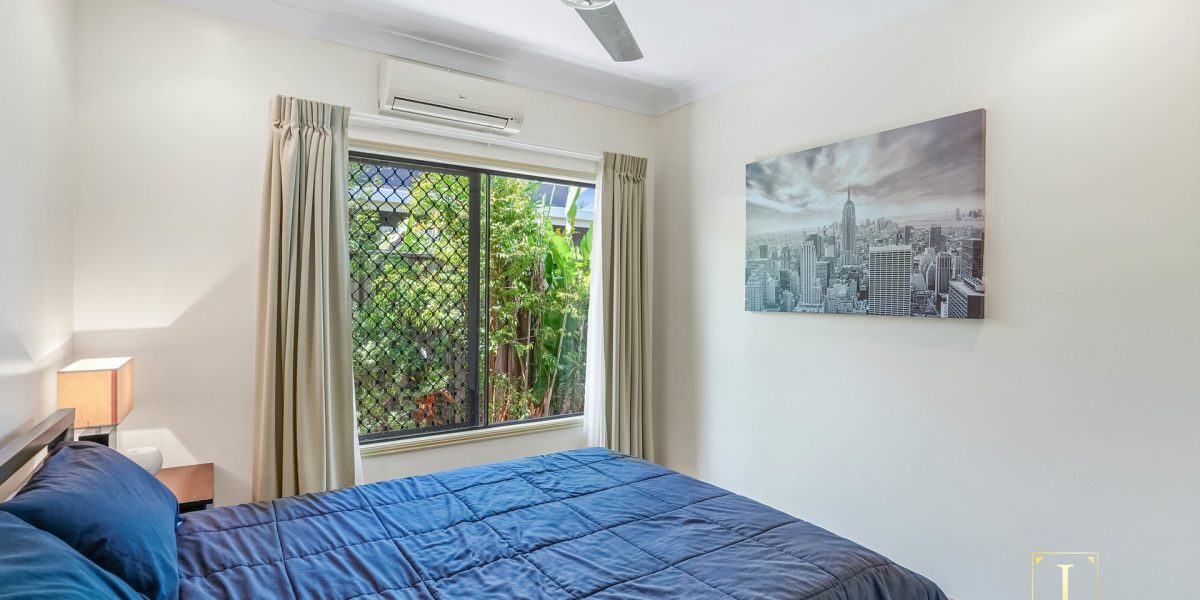 33 Lagoon Drive, Trinity Beach, QLD 4879 AUS