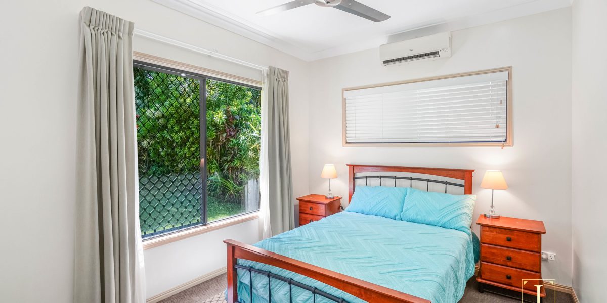 33 Lagoon Drive, Trinity Beach, QLD 4879 AUS