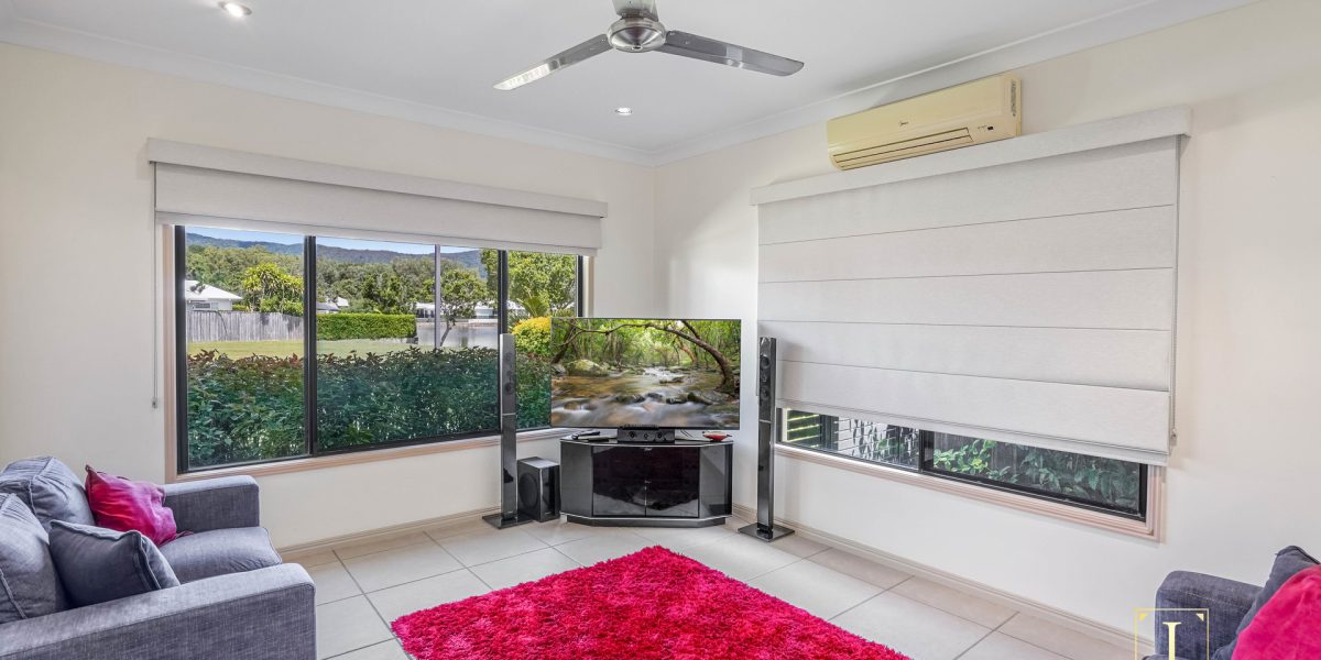 33 Lagoon Drive, Trinity Beach, QLD 4879 AUS