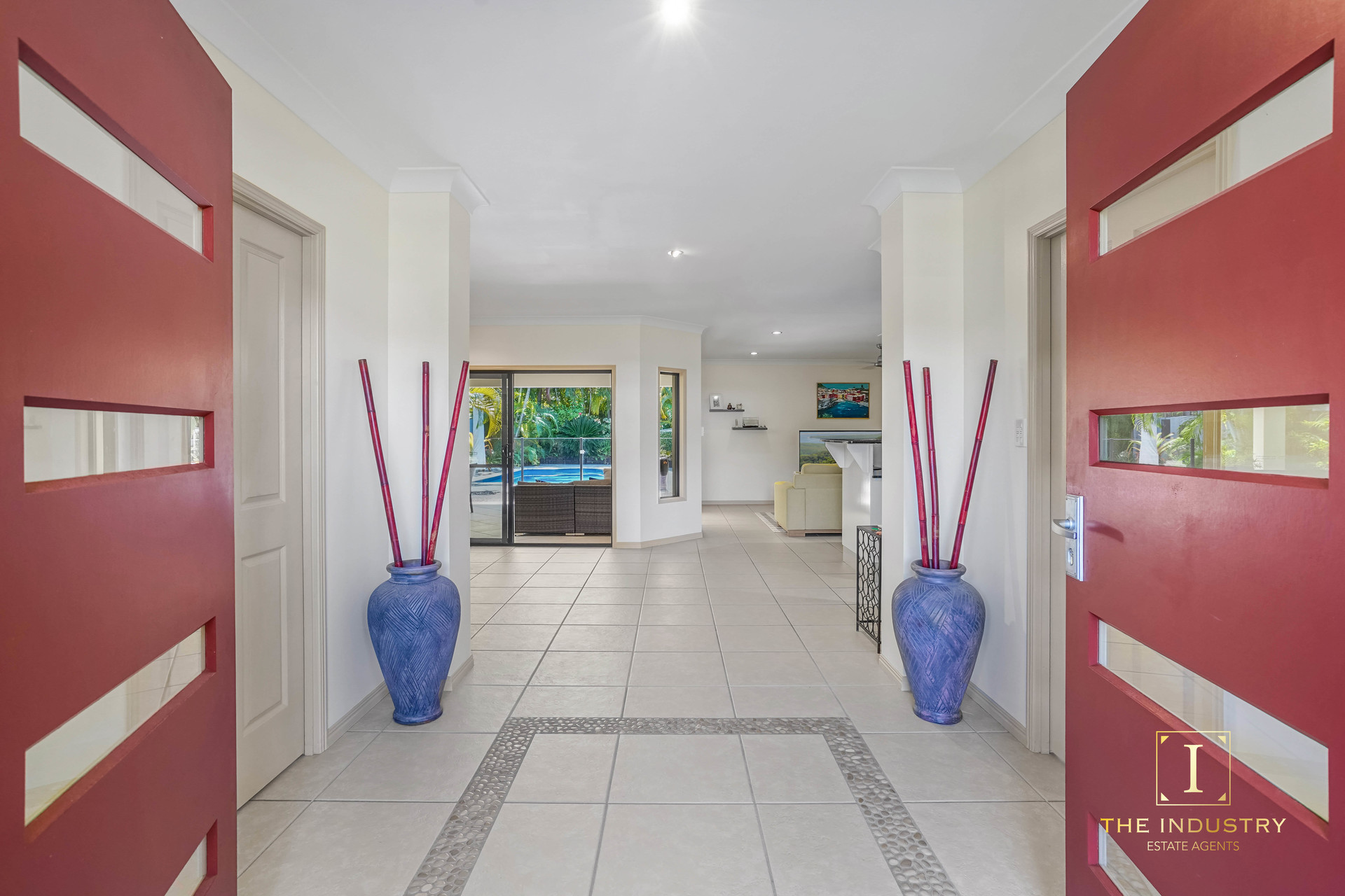 33 Lagoon Drive, Trinity Beach, QLD 4879 AUS