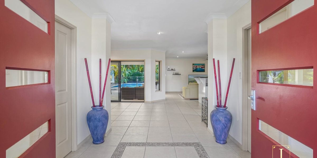33 Lagoon Drive, Trinity Beach, QLD 4879 AUS