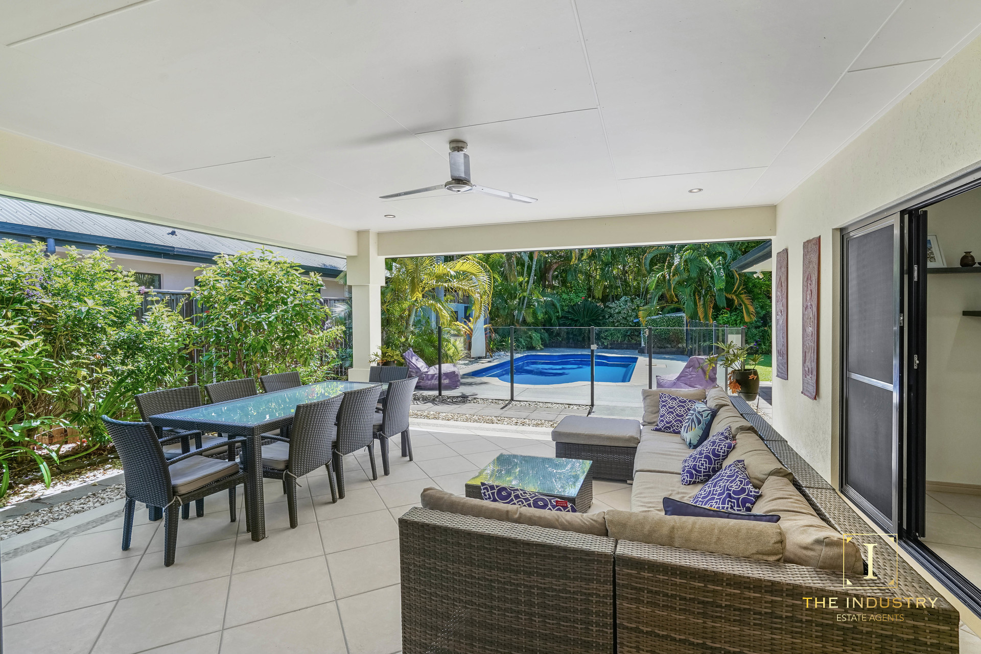 33 Lagoon Drive, Trinity Beach, QLD 4879 AUS