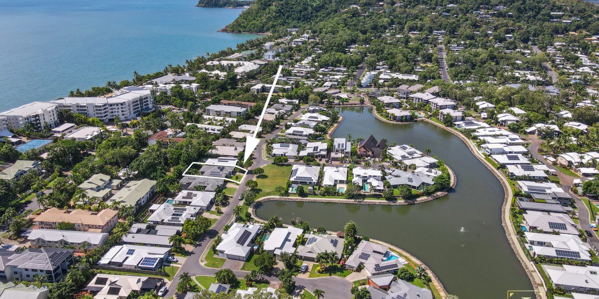 33 Lagoon Drive, Trinity Beach, QLD 4879 AUS