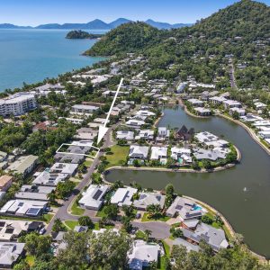33 Lagoon Drive, Trinity Beach, QLD 4879 AUS