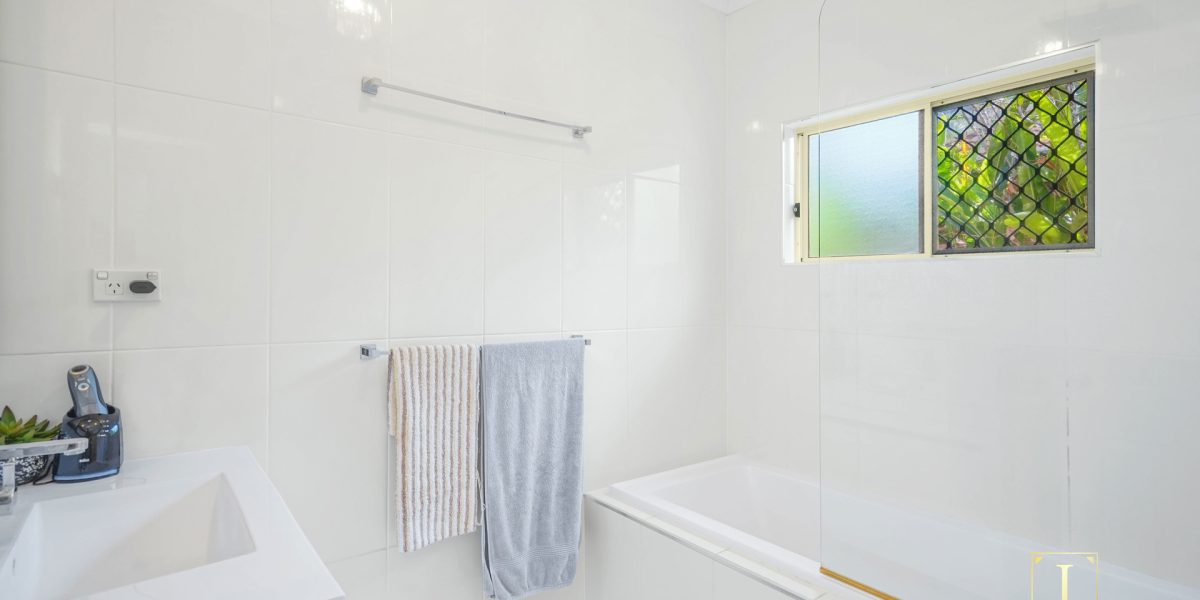 6 Roma Close, Mount Sheridan, QLD 4868 AUS