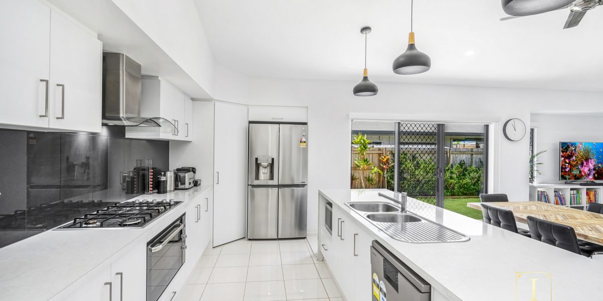 14 Munburra Parade, Smithfield, QLD 4878 AUS