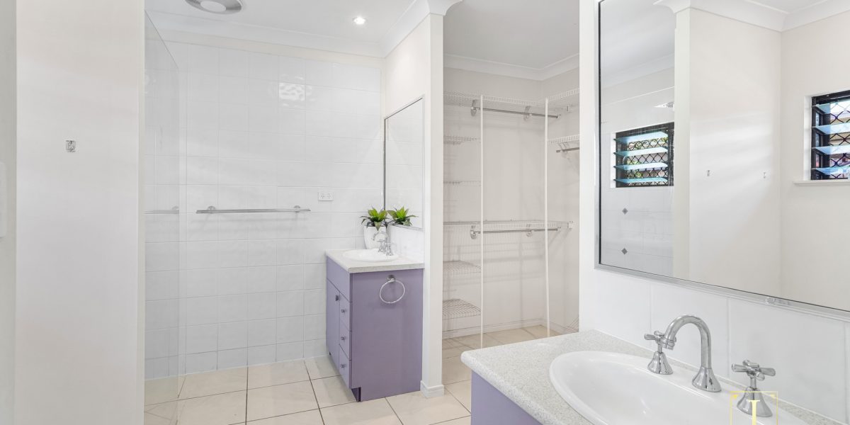16 Tribulation Close, Kewarra Beach, QLD 4879 AUS
