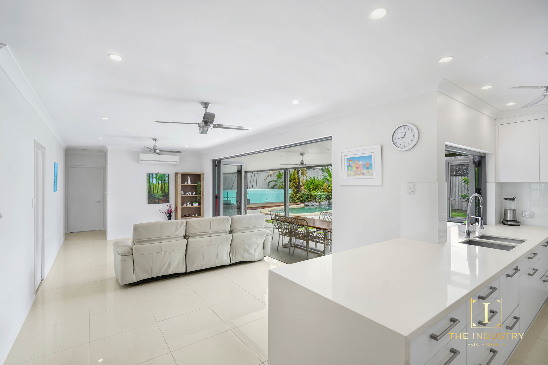 21 Cyprea Close, Trinity Beach, QLD 4879 AUS