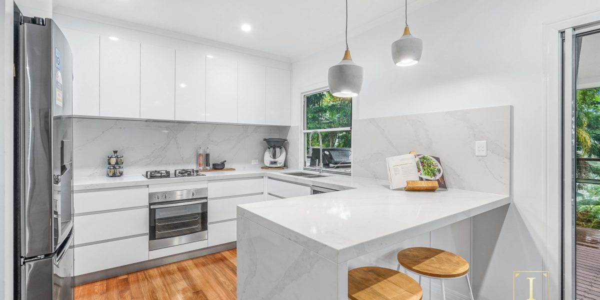 2 Tanner Crescent, Stratford, QLD 4870 AUS