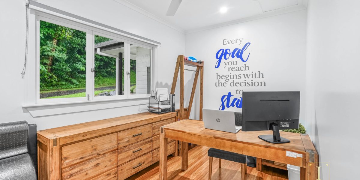 2 Tanner Crescent, Stratford, QLD 4870 AUS