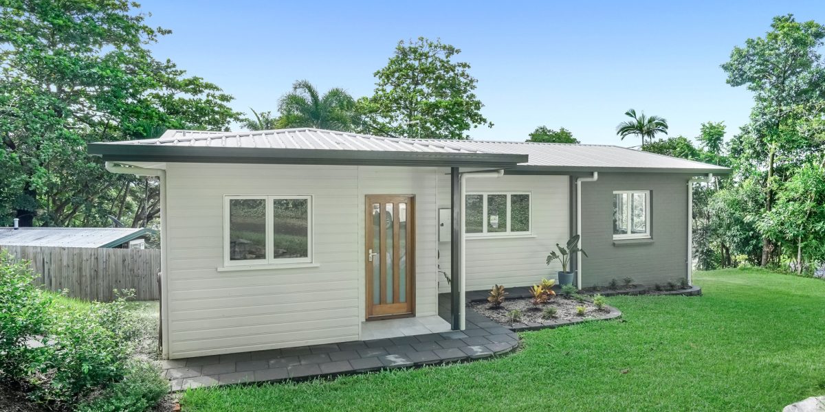 2 Tanner Crescent, Stratford, QLD 4870 AUS