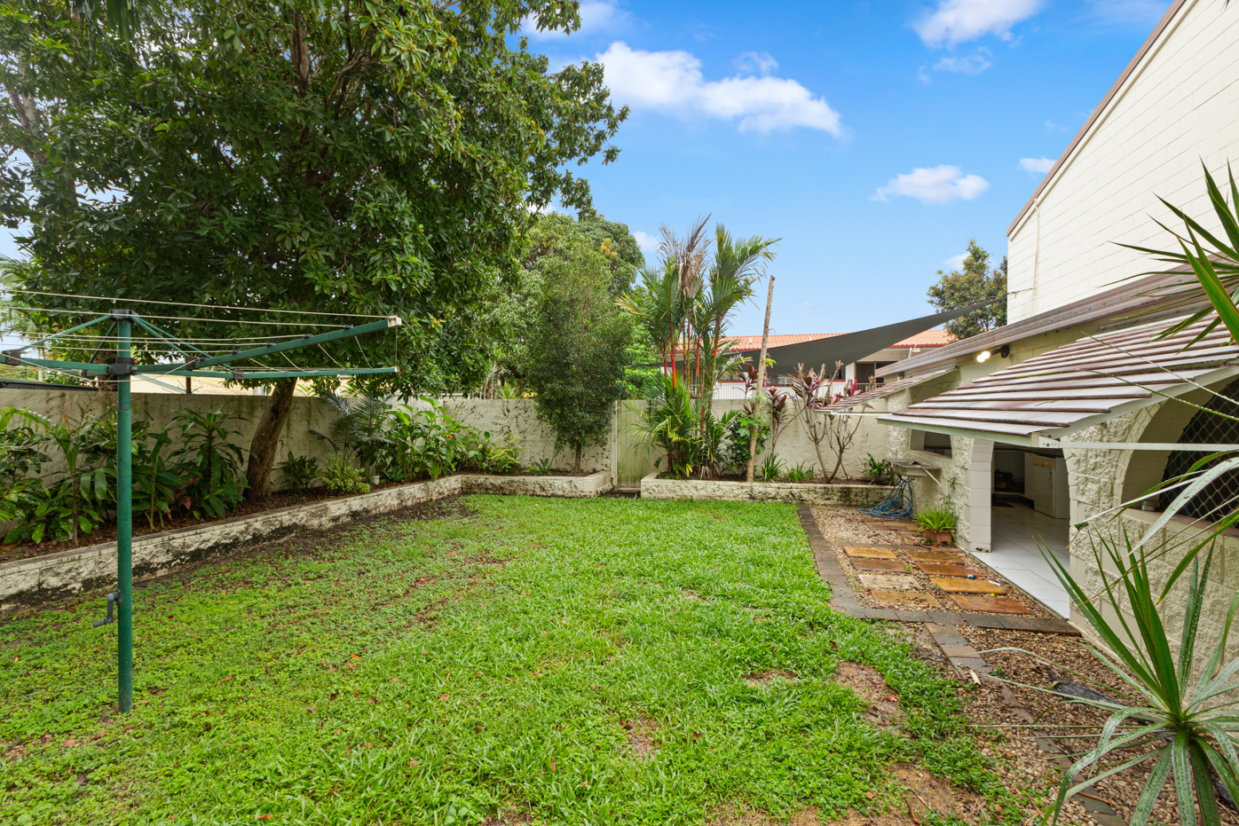 4/4 Crathern Close, Edge Hill, QLD 4870 AUS