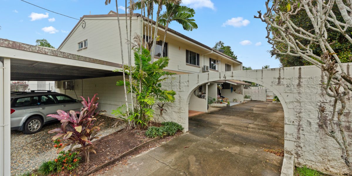 4/4 Crathern Close, Edge Hill, QLD 4870 AUS