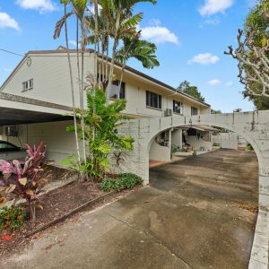 4/4 Crathern Close, Edge Hill, QLD 4870 AUS