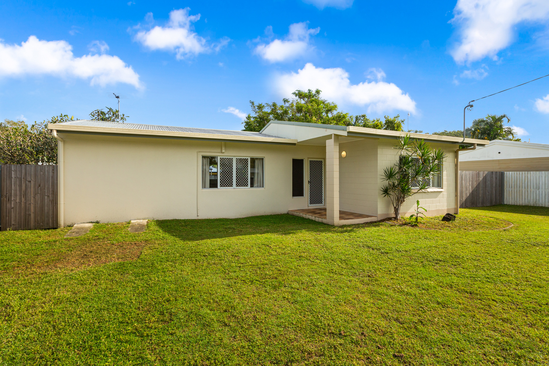 6 Napier Street, Trinity Park, QLD 4879 AUS