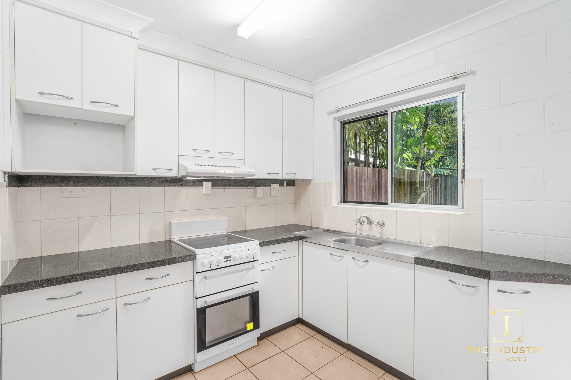 7/199 McLeod Street, Cairns North, QLD 4870 AUS