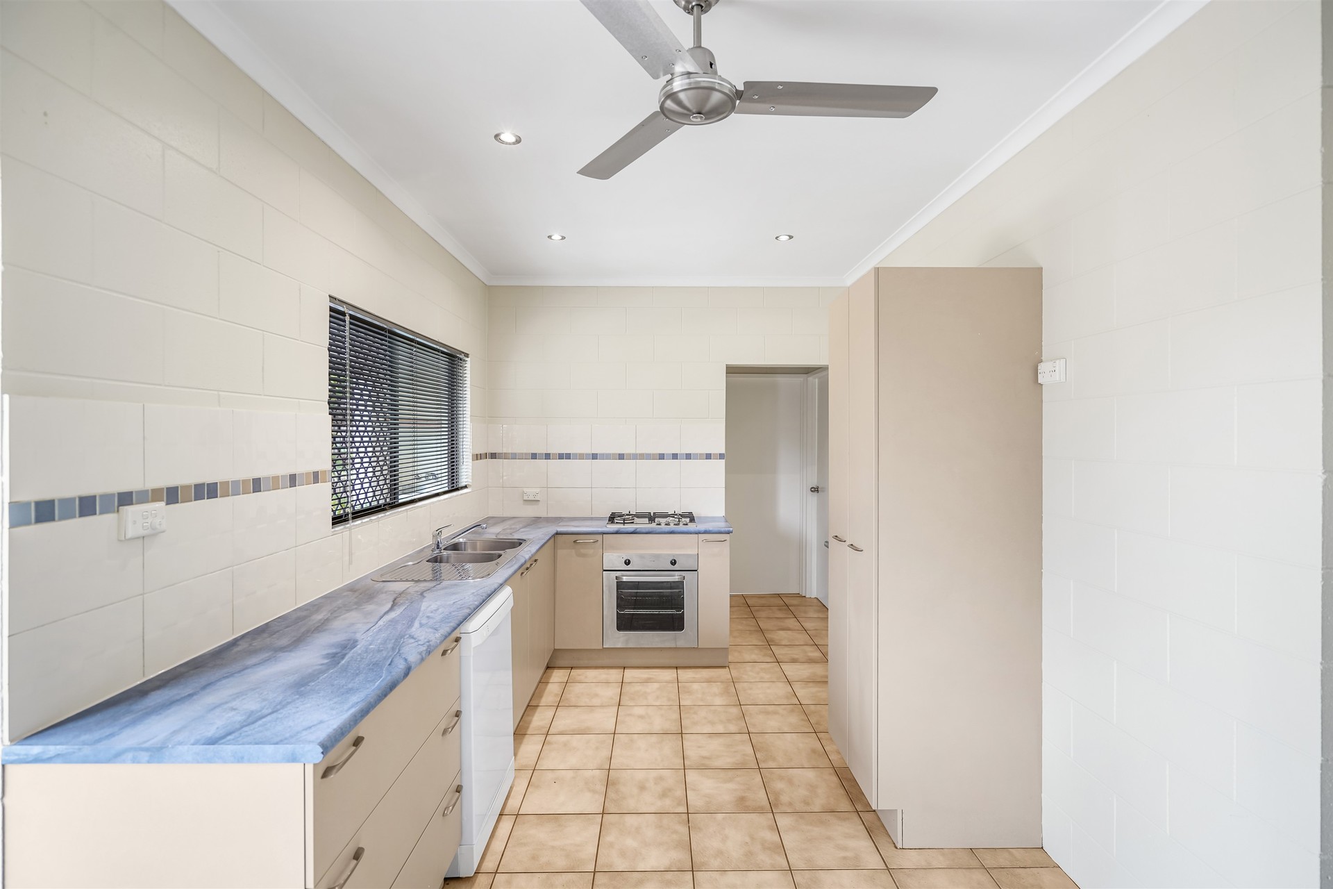 12 Grampian Close, Smithfield, QLD 4878 AUS