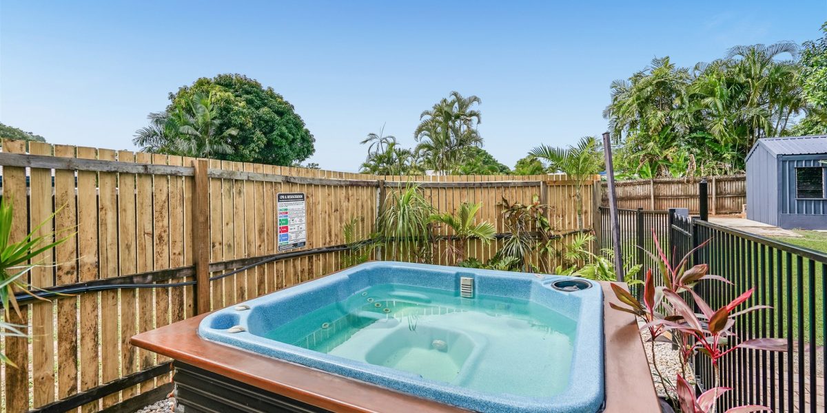 12 Grampian Close, Smithfield, QLD 4878 AUS