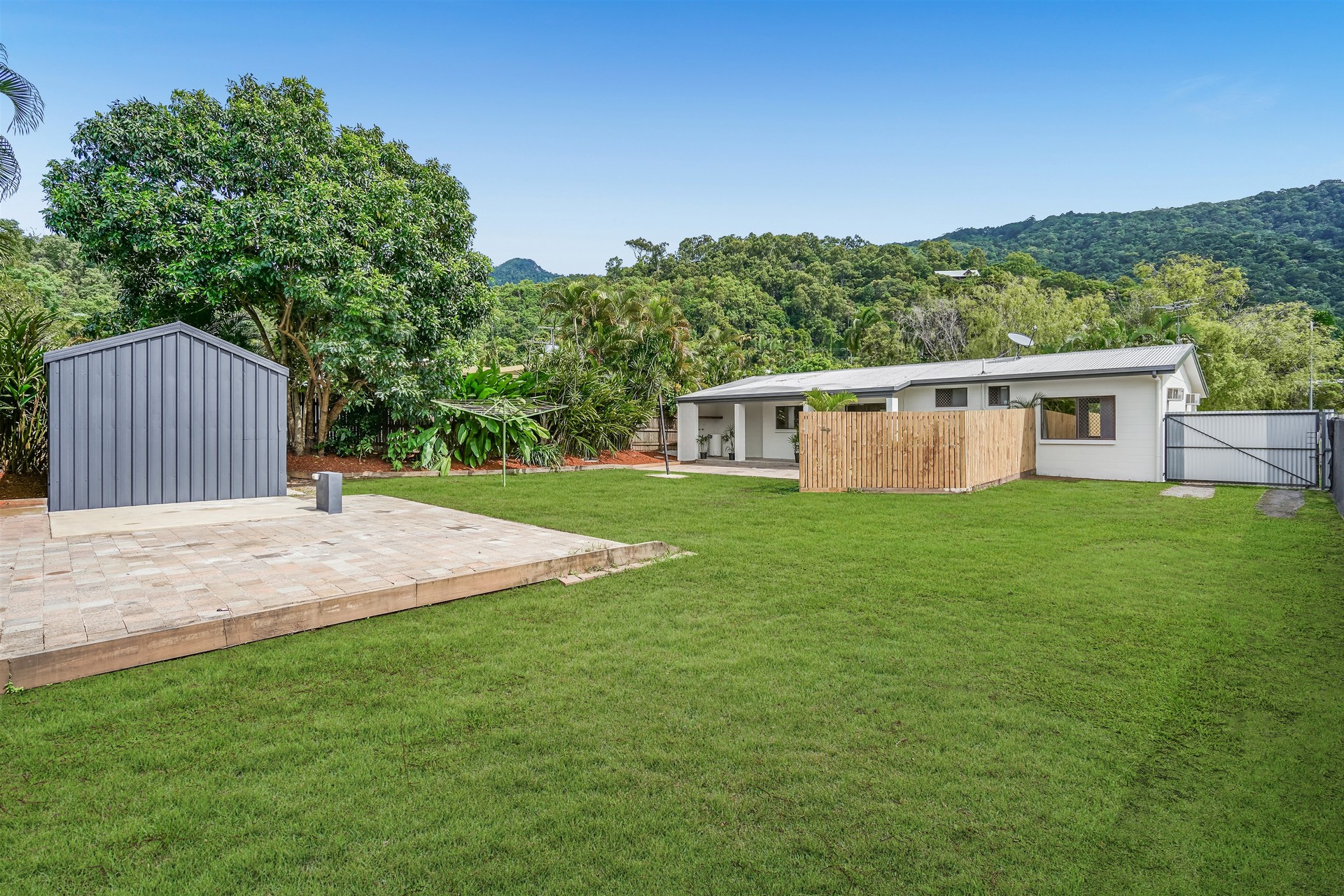 12 Grampian Close, Smithfield, QLD 4878 AUS