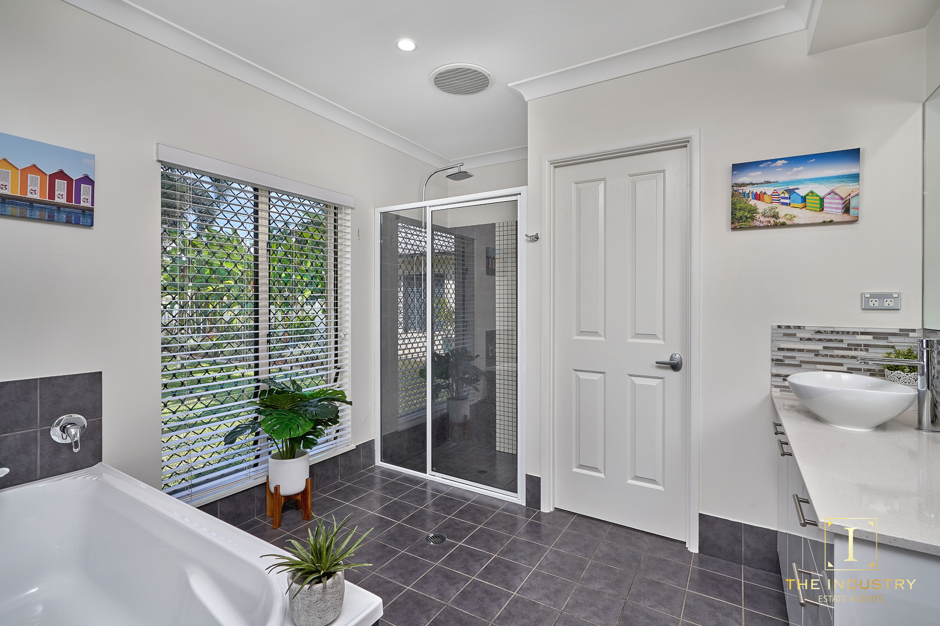 2 Orton Avenue, Kewarra Beach, QLD 4879 AUS