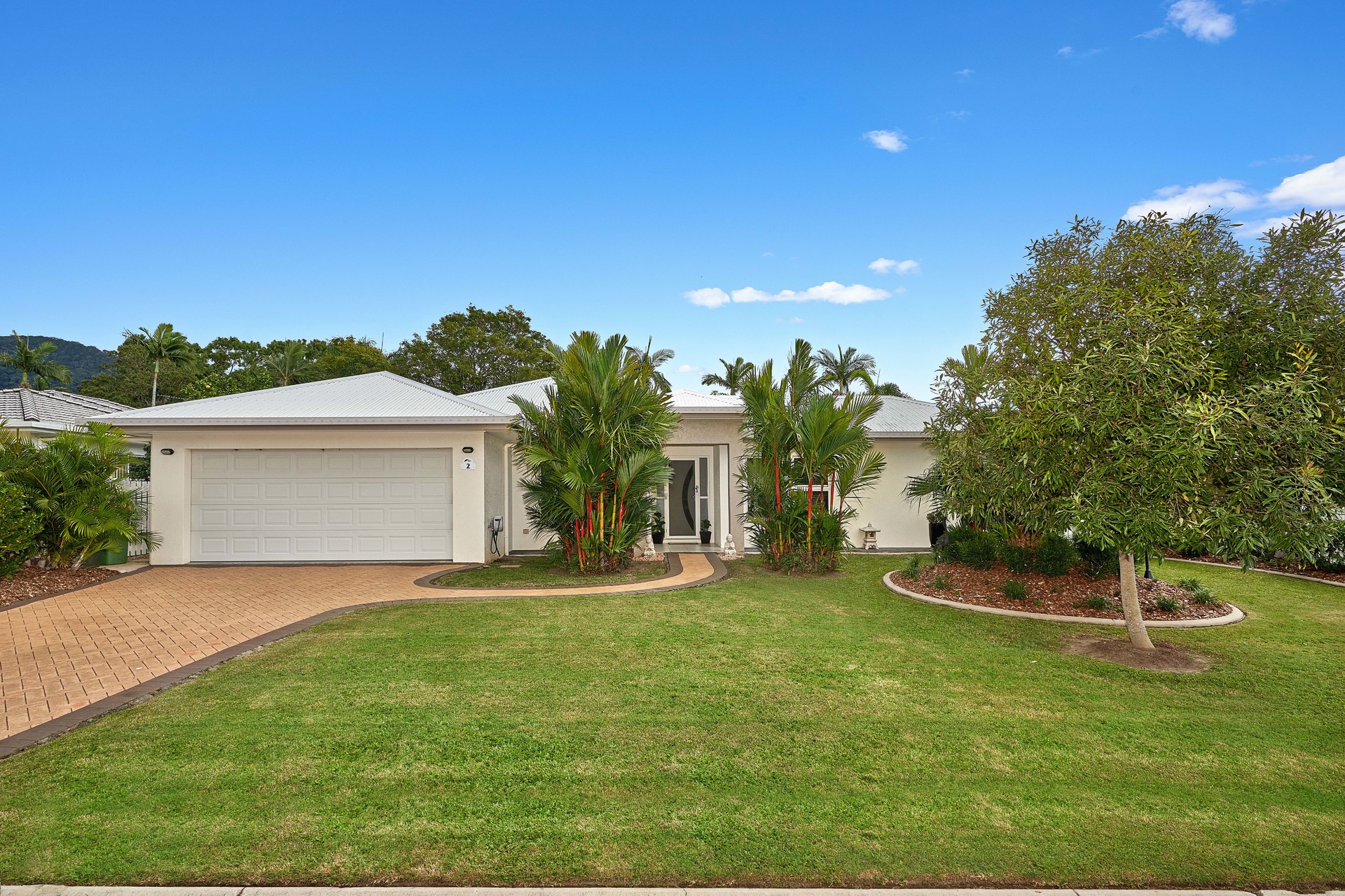 2 Orton Avenue, Kewarra Beach, QLD 4879 AUS